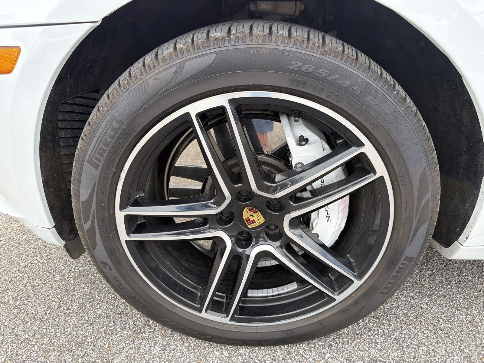 2021 Porsche Macan Turbo