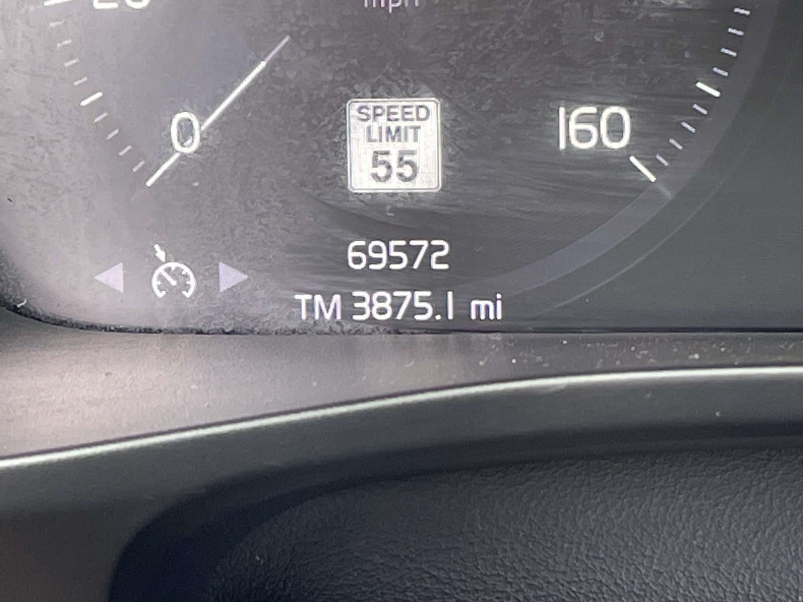 2022 Volvo XC40 Momentum