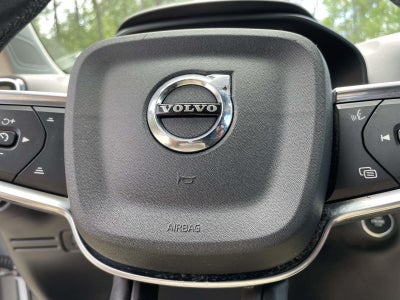 2022 Volvo XC40 Momentum