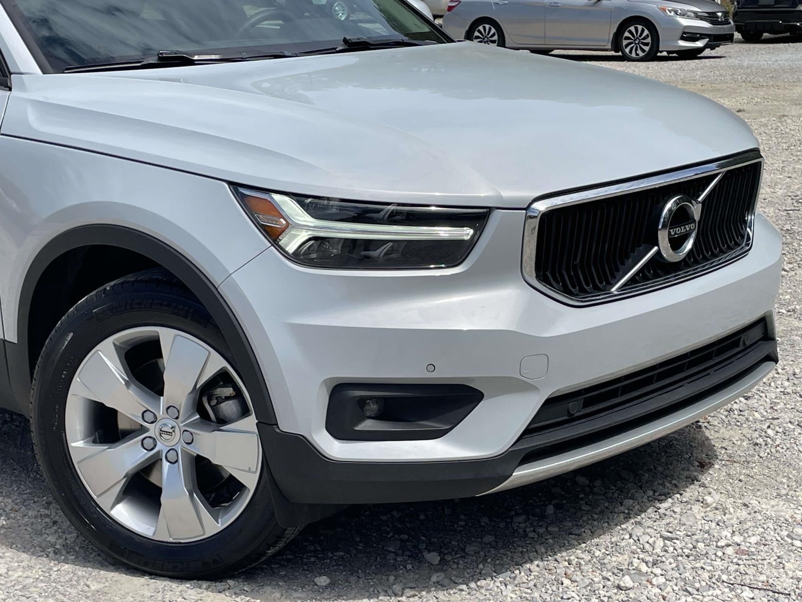 2022 Volvo XC40 Momentum