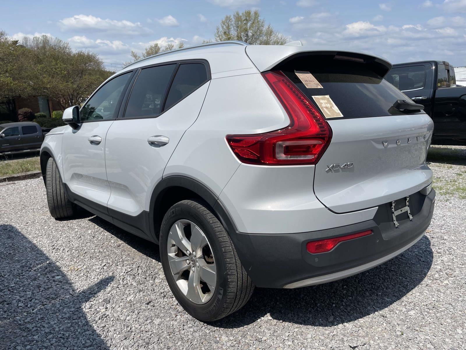 2022 Volvo XC40 Momentum