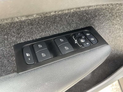 2022 Volvo XC40 Momentum