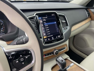 2022 Volvo XC90 Momentum