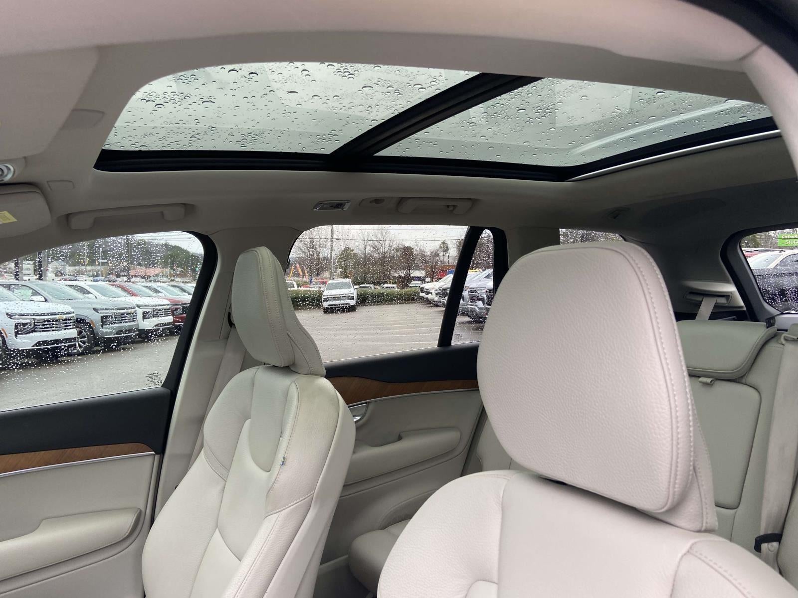 2022 Volvo XC90 Momentum